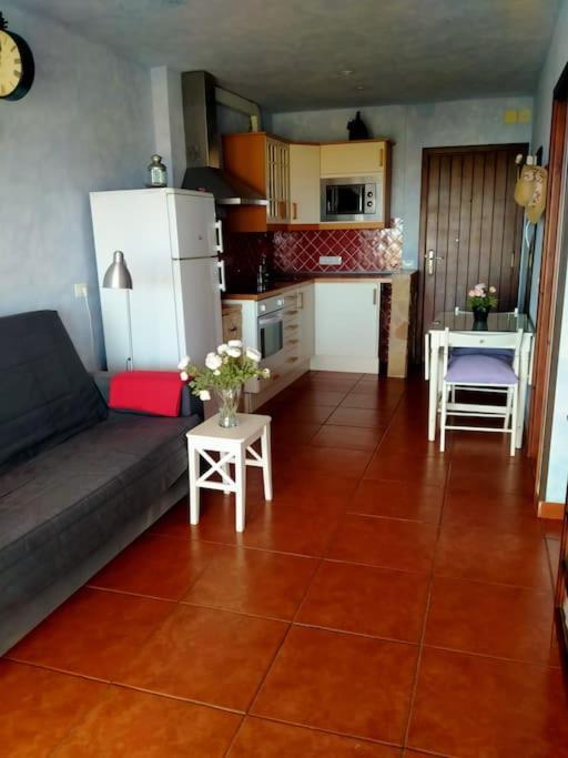 Apartamento Con Vistas Al Mar อาโรนา ภายนอก รูปภาพ